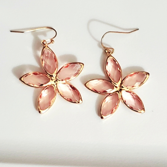Vintage Jewelry - Stunning Swarovski bezel crystal flower earrings baby pink gold plated vtg ?